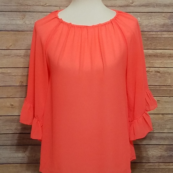 emma rose Tops - EUC Emma Rose Coral bell/ruffled sleeve top Large